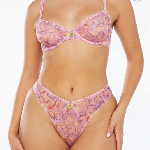 Savage X Fenty. 34B/M. Purple Pastel Holographic Honey - Picture 2 of 8